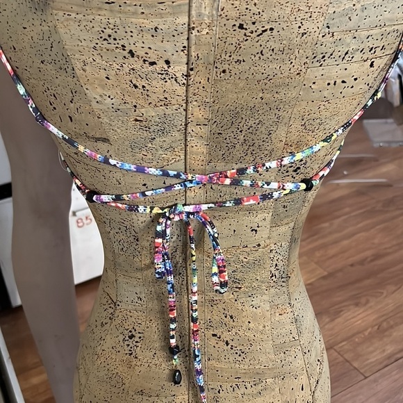 Ale Bikini - Picture 9 of 10